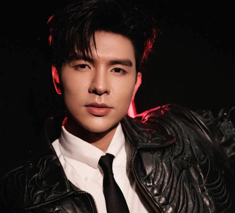 Steven Nguyễn và Lamoon trao giải “Best Group Performance” tại Chung kết Anh trai say hi 2025